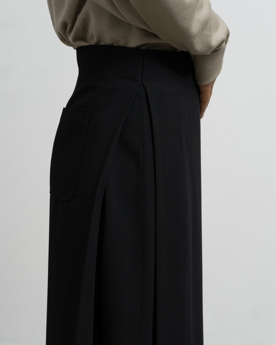 PLEATED LONG SKIRT