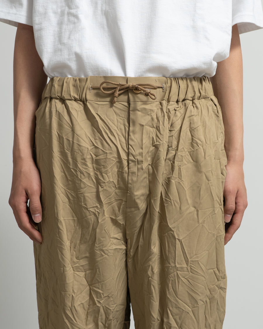 Tapered pants（crease finish）