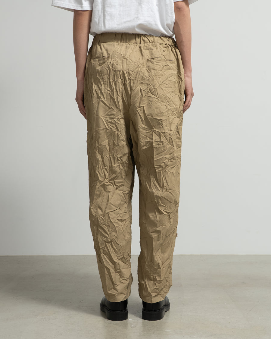 Tapered pants（crease finish）