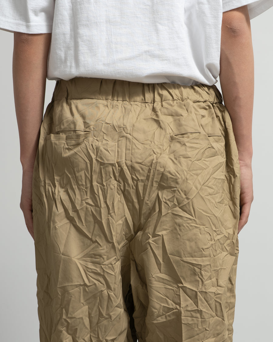 Tapered pants（crease finish）