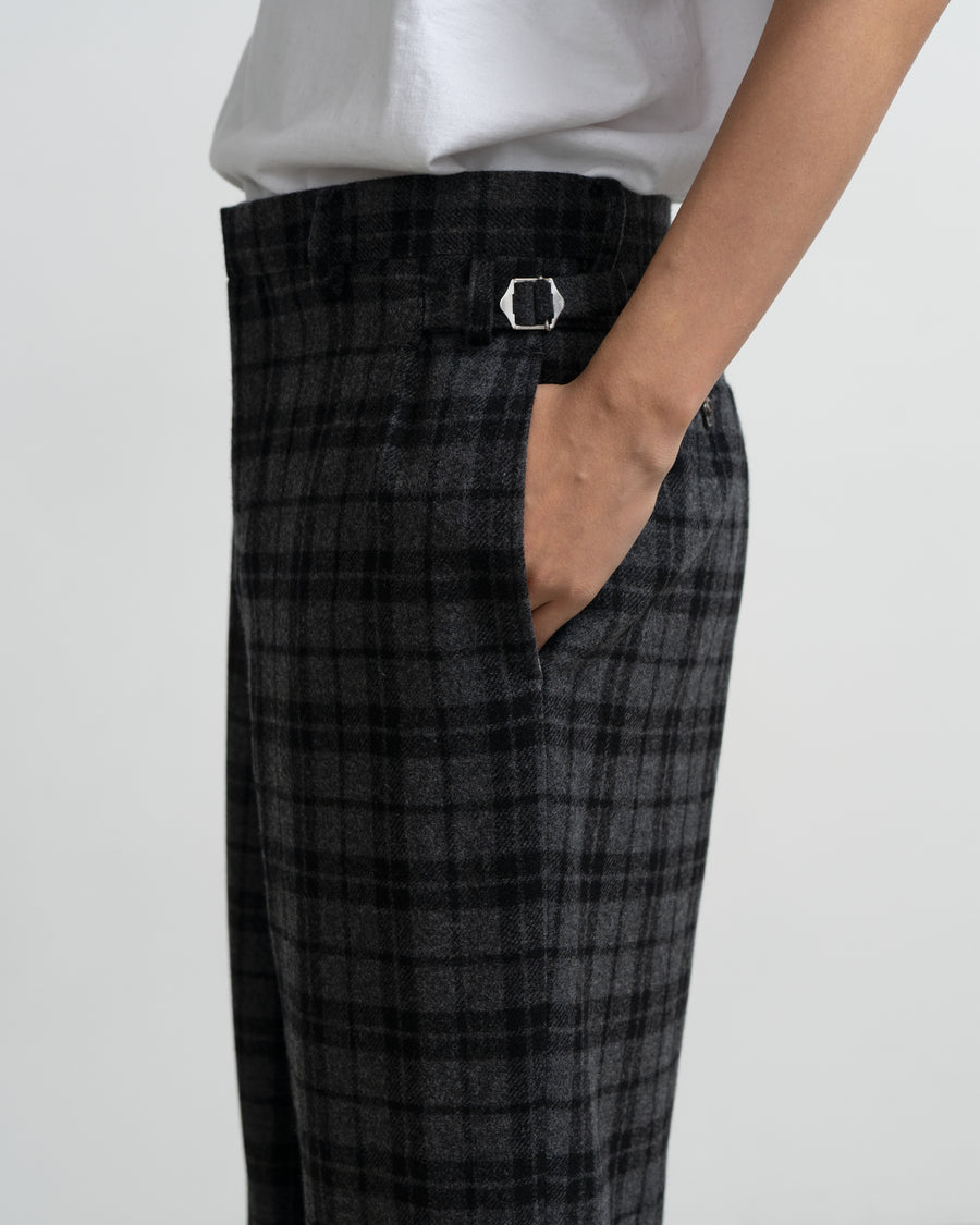 Side adjuster pants
