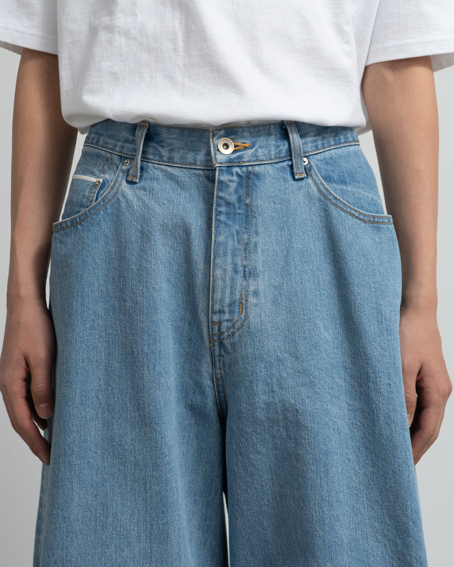 Wide straight jeans