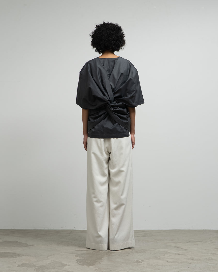 VISCOSE BLEND BLOUSE WITH A TWISTED BACK