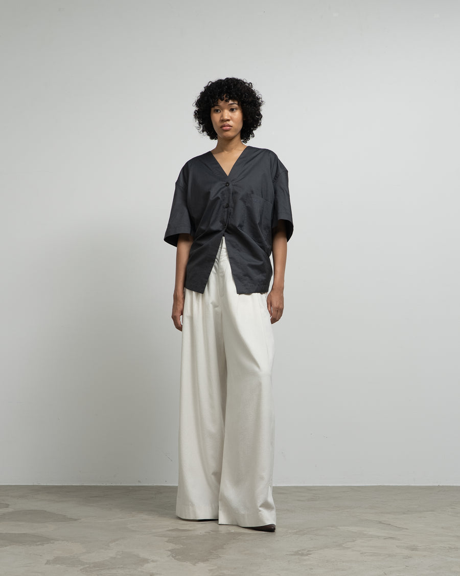 VISCOSE BLEND BLOUSE WITH A TWISTED BACK