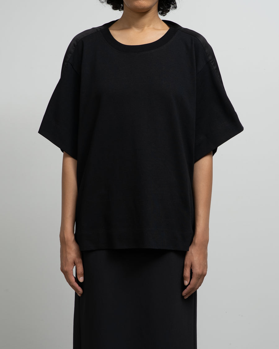 BLACK COTTON T-SHIRT WITH TWISTED NECK
