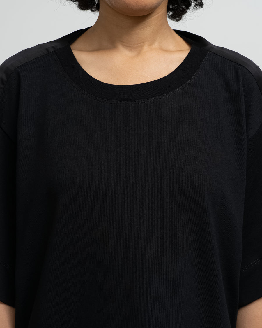 BLACK COTTON T-SHIRT WITH TWISTED NECK