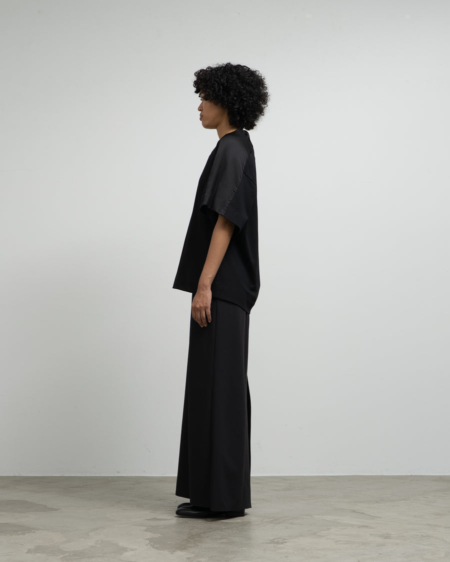 BLACK COTTON T-SHIRT WITH TWISTED NECK