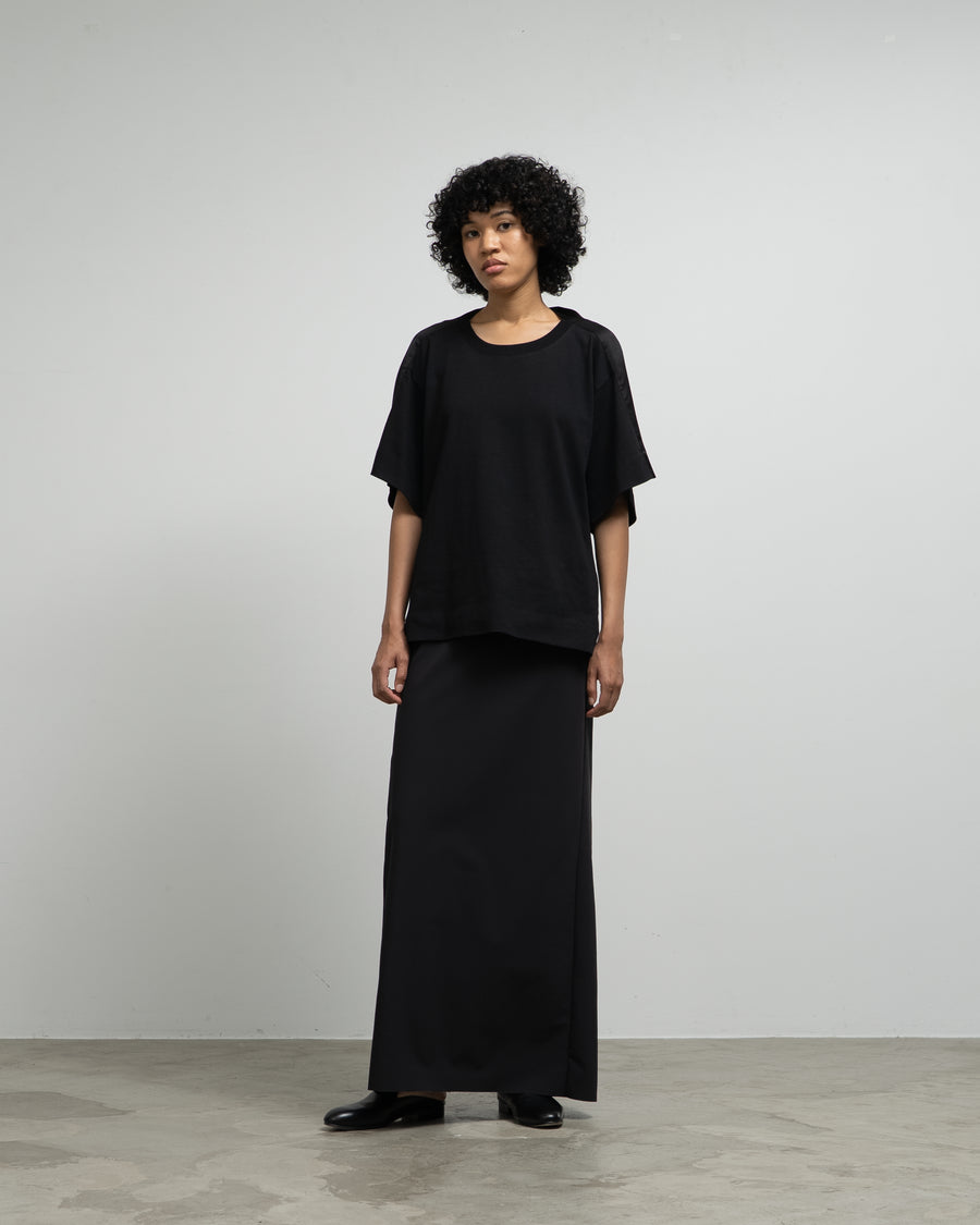 BLACK COTTON T-SHIRT WITH TWISTED NECK