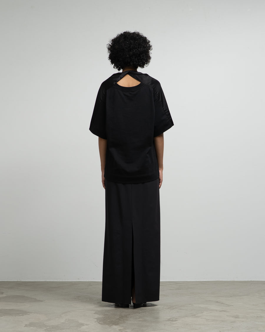 BLACK COTTON T-SHIRT WITH TWISTED NECK